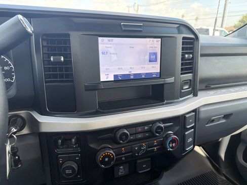 Used 2025 Ford F350 XLT AWD/4WD image 27