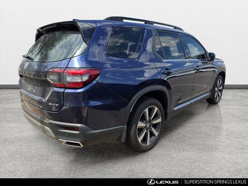 Used 2025 Honda Pilot Elite image 3