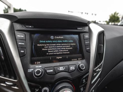Used 2012 Hyundai Veloster w/ Style Pkg FWD image 11