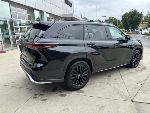 Used 2025 Toyota Highlander XSE AWD/4WD image 9