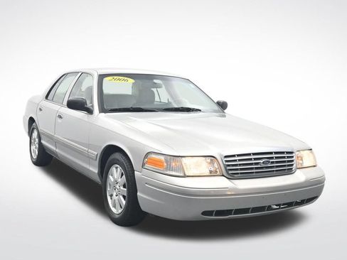 Used 2006 Ford Crown Victoria LX RWD image 3
