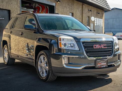 Used 2017 GMC Terrain SLE w/ Convenience Package AWD/4WD image 2