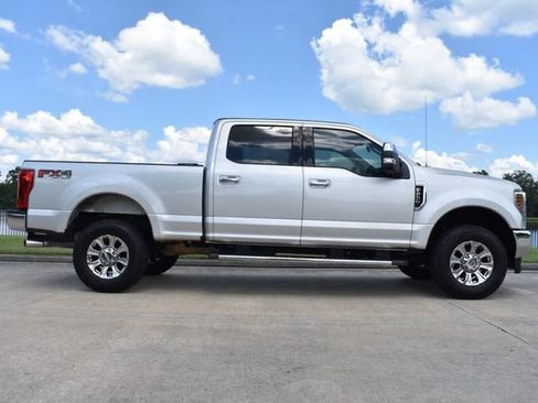 Used 2019 Ford F250 XLT w/ XLT Premium Package AWD/4WD image 3