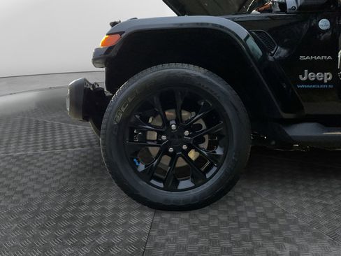 Used 2023 Jeep Wrangler Unlimited Sahara w/ Cold Weather Group image 14