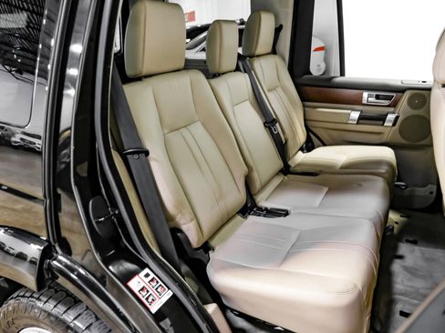 Used 2016 Land Rover LR4 HSE Silver Edition image 30