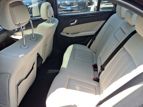 Used 2014 Mercedes-Benz E 350 4MATIC Sedan image 27