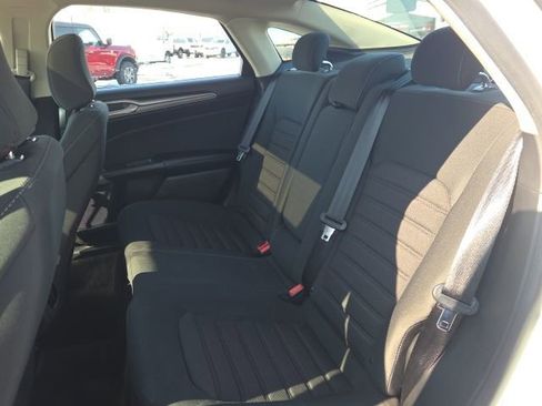 Used 2020 Ford Fusion SE FWD image 17