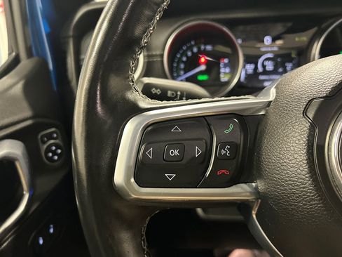 Used 2022 Jeep Wrangler Unlimited Sahara w/ Dual Top Group image 19