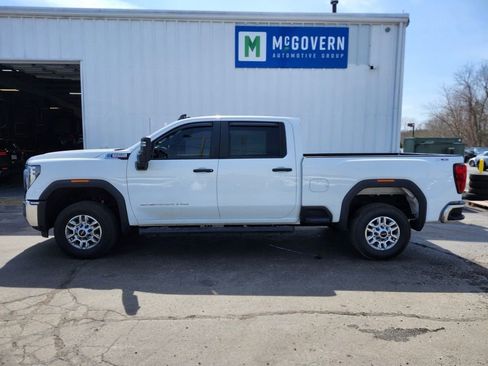 Used 2024 GMC Sierra 2500 Pro w/ 1SA Pro Safety Plus Package AWD/4WD image 2