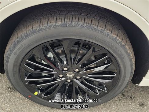 New 2026 Lincoln Corsair Premiere image 13