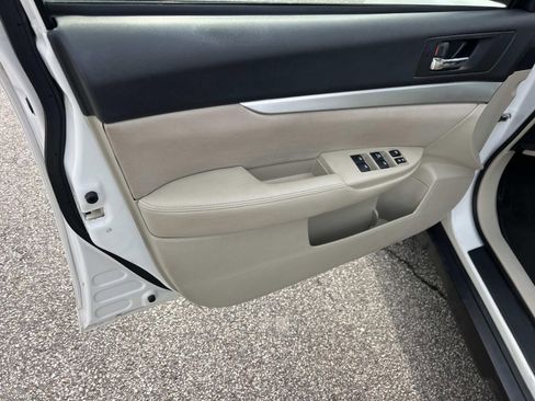 Used 2014 Subaru Outback 2.5i Premium image 10