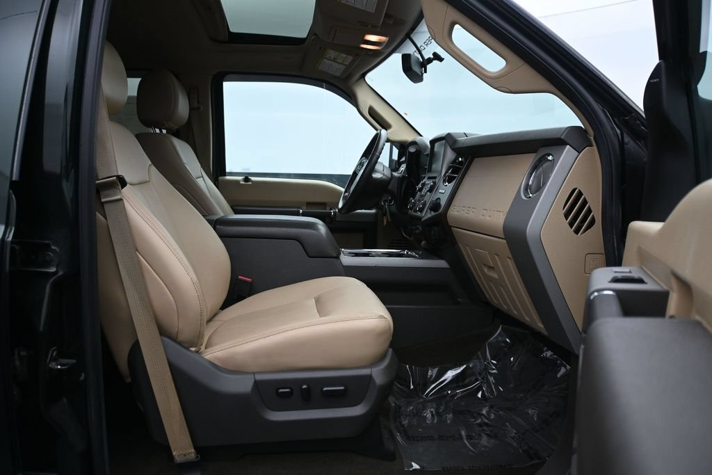 Used 2016 Ford F250 Lariat w/ Lariat Ultimate Package AWD/4WD image 13