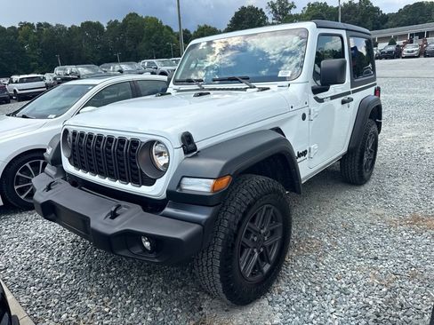 Used 2025 Jeep Wrangler Sport AWD/4WD image 1