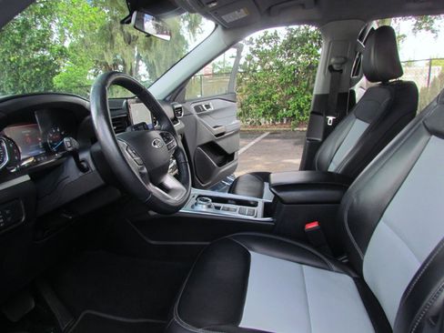Used 2022 Ford Explorer XLT w/ Equipment Group 202A RWD image 20