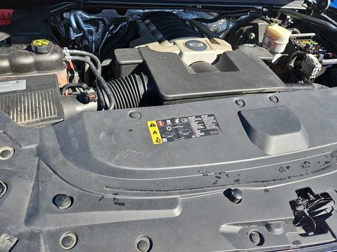 Used 2018 Cadillac Escalade Platinum image 14