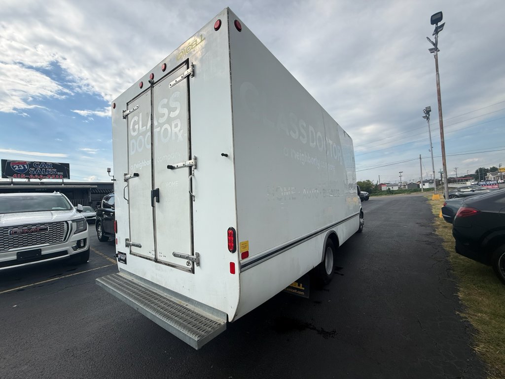 Used 2020 GMC Savana 3500 Extended w/ Driver Convenience Package RWD image 3