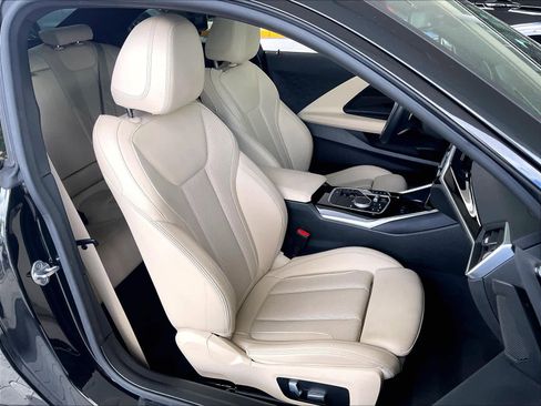Used 2023 BMW 230i Coupe w/ Convenience Package RWD image 10