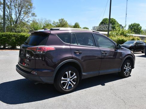 Used 2018 Toyota RAV4 LE image 2