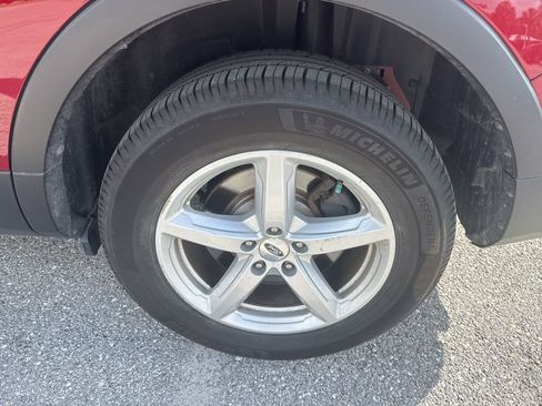 Used 2016 Ford Explorer XLT w/ Equipment Group 202A image 10