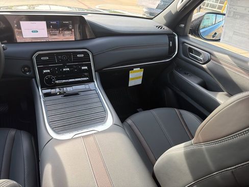 New 2026 Nissan Armada SL w/ Captain's Chari Seat Package RWD image 19