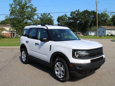 Used 2023 Ford Bronco Sport AWD/4WD image 3