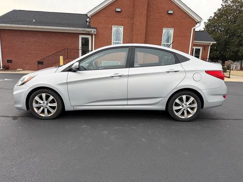 Used 2013 Hyundai Accent GLS w/ Premium Pkg FWD image 8