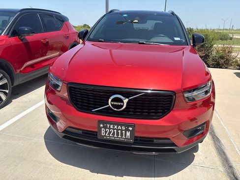 Used 2020 Volvo XC40 T5 R-Design w/ Protection Package Premier AWD/4WD image 2