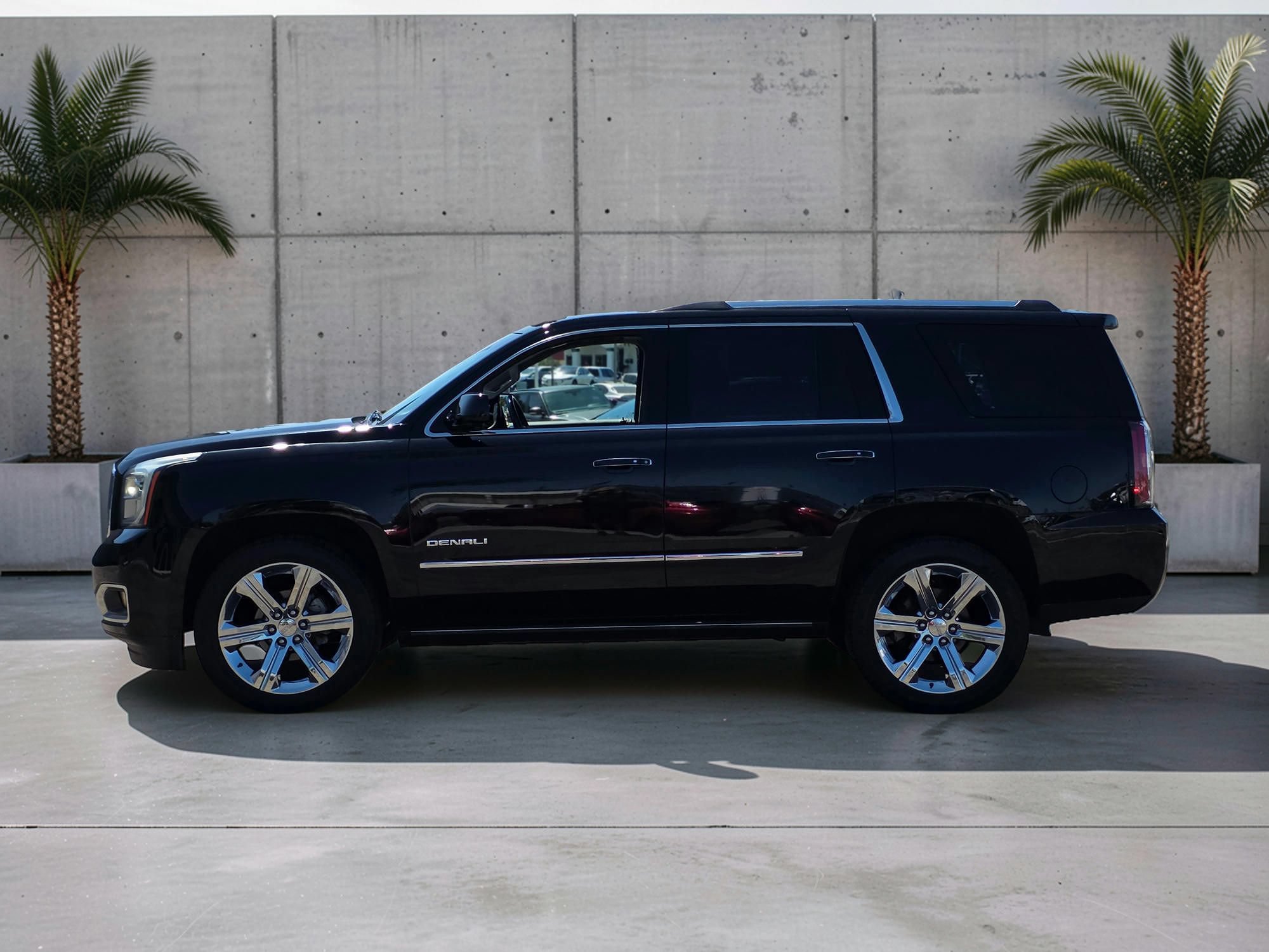 Used 2017 GMC Yukon Denali AWD/4WD image 5