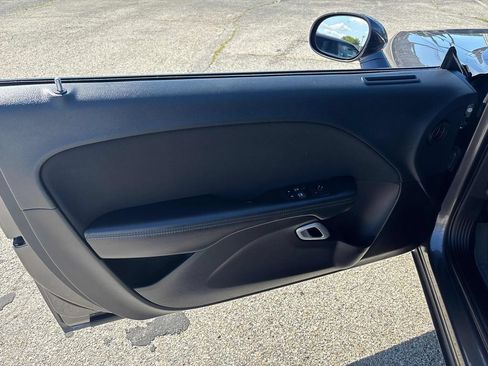 Used 2022 Dodge Challenger R/T RWD image 9