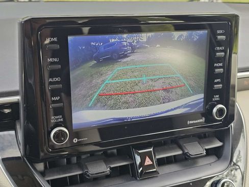 Used 2022 Toyota Corolla LE FWD image 19