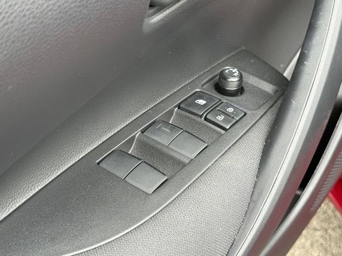 Used 2025 Toyota Corolla LE w/ LE Premium Package FWD image 18