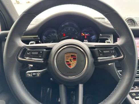 Certified 2023 Porsche Macan image 23