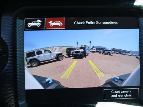 Used 2023 Jeep Wrangler Unlimited Sahara w/ Cold Weather Group AWD/4WD image 30
