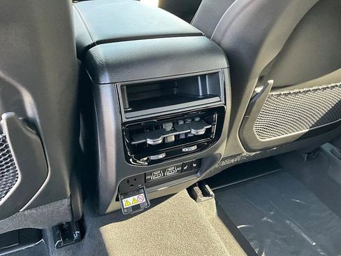 New 2025 Jeep Grand Cherokee Limited image 27