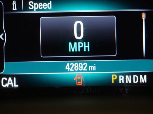 Certified 2021 Buick Encore Preferred w/ Safety Package II AWD/4WD image 4