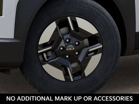 New 2027 Kia Seltos LX FWD image 9