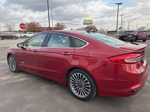 Used 2017 Ford Fusion Platinum image 4