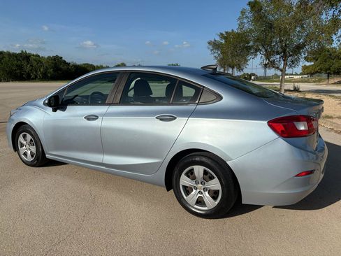 Used 2017 Chevrolet Cruze LS FWD image 45