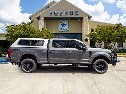 Used 2022 Ford F250 Lariat w/ Black Appearance Package AWD/4WD image 7