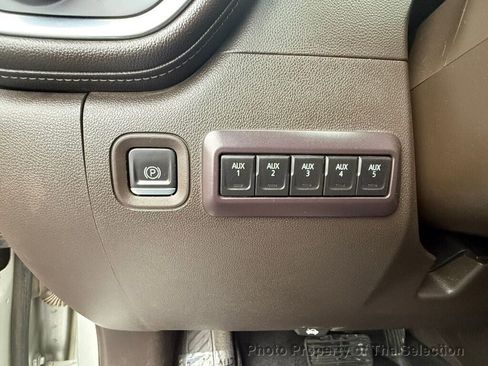Used 2022 Chevrolet Silverado 2500 LTZ w/ LTZ Convenience Package AWD/4WD image 32