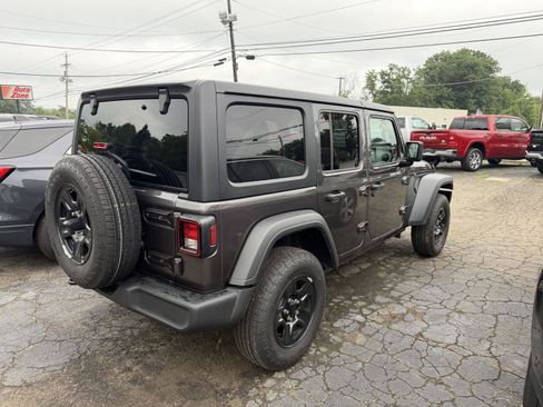 Used 2025 Jeep Wrangler Unlimited Sport AWD/4WD image 7