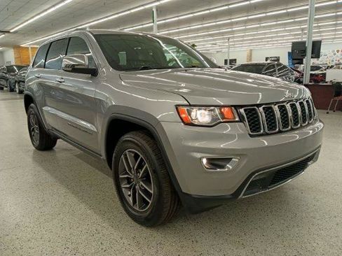 Used 2019 Jeep Grand Cherokee Limited AWD/4WD image 4
