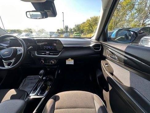 Used 2026 Chevrolet TrailBlazer LT w/ LT Cold Weather Package FWD image 30