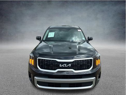 Used 2024 Kia Telluride LX FWD image 2