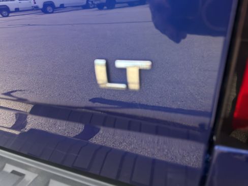 Used 2017 Chevrolet Colorado LT w/ LT Convenience Package RWD image 5