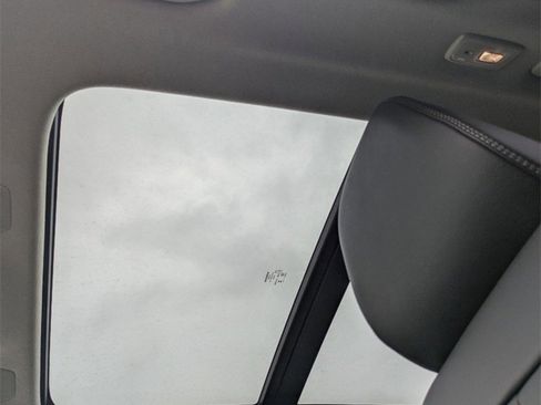 New 2025 Volvo XC40 B5 Core w/ Protection Package Premier image 23