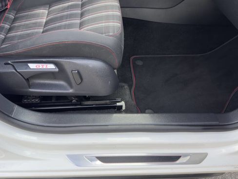 Used 2013 Volkswagen Golf 4-Door image 33