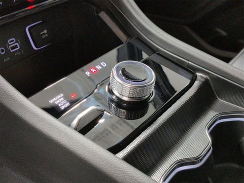 Used 2025 Jeep Grand Cherokee L Limited image 32