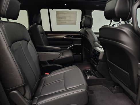 New 2026 Jeep Grand Wagoneer Limited AWD/4WD image 27