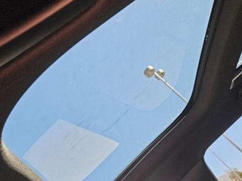 Used 2023 Mercedes-Benz GLB 250 4MATIC image 16